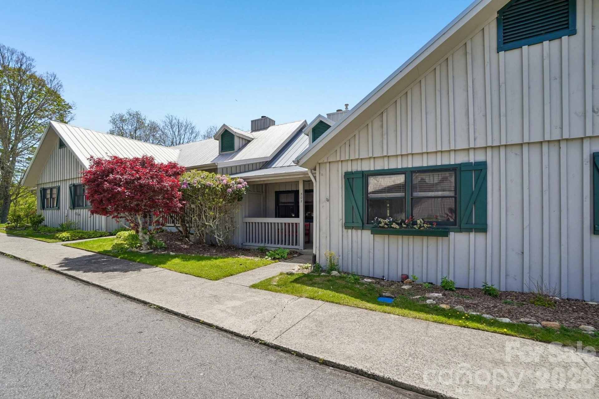 302 Eagles Nest Court S - Photo 2