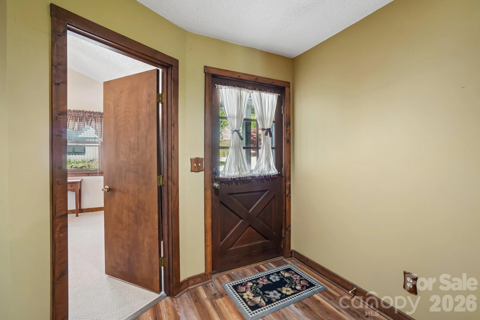 302 Eagles Nest Court S - Photo 14