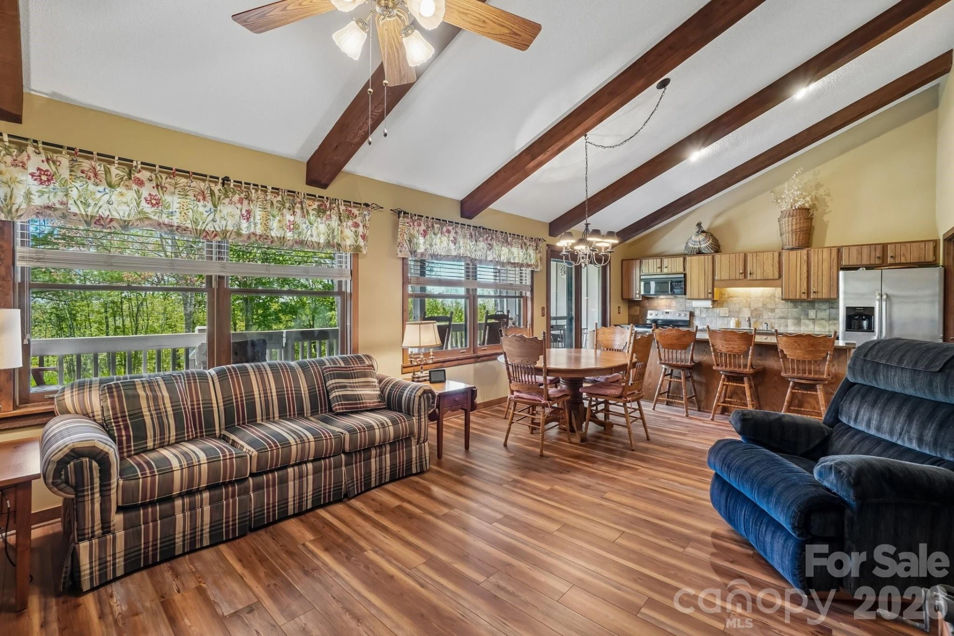302 Eagles Nest Court S - Photo 4