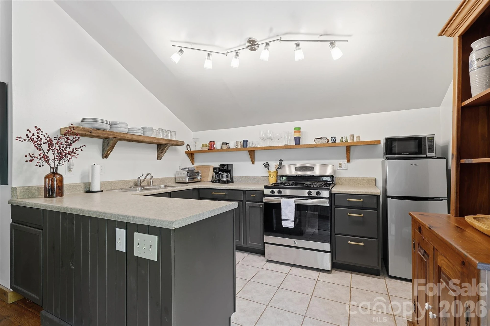 723 N Highland Road - Photo 31
