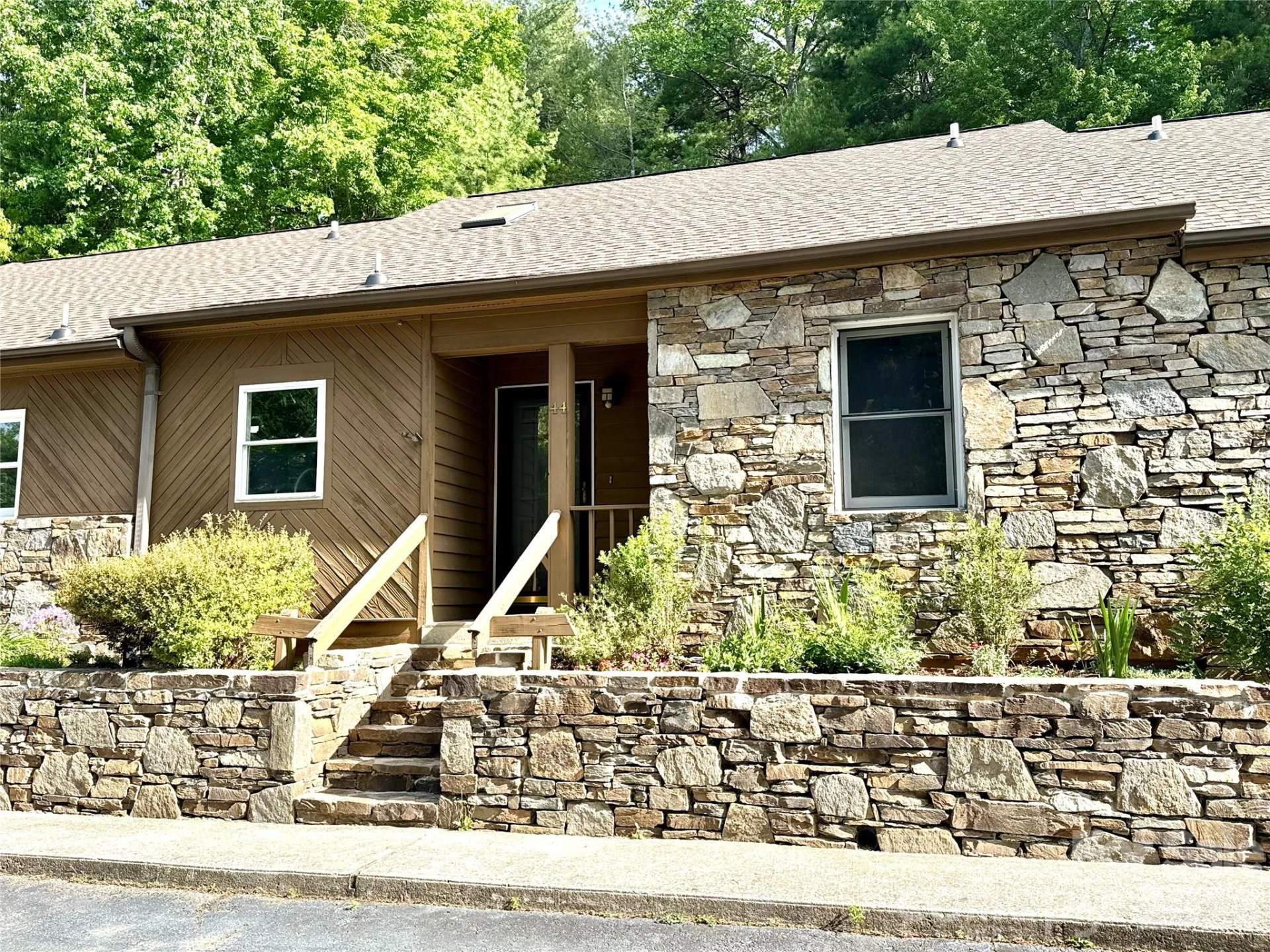 44 Sagebrush Circle