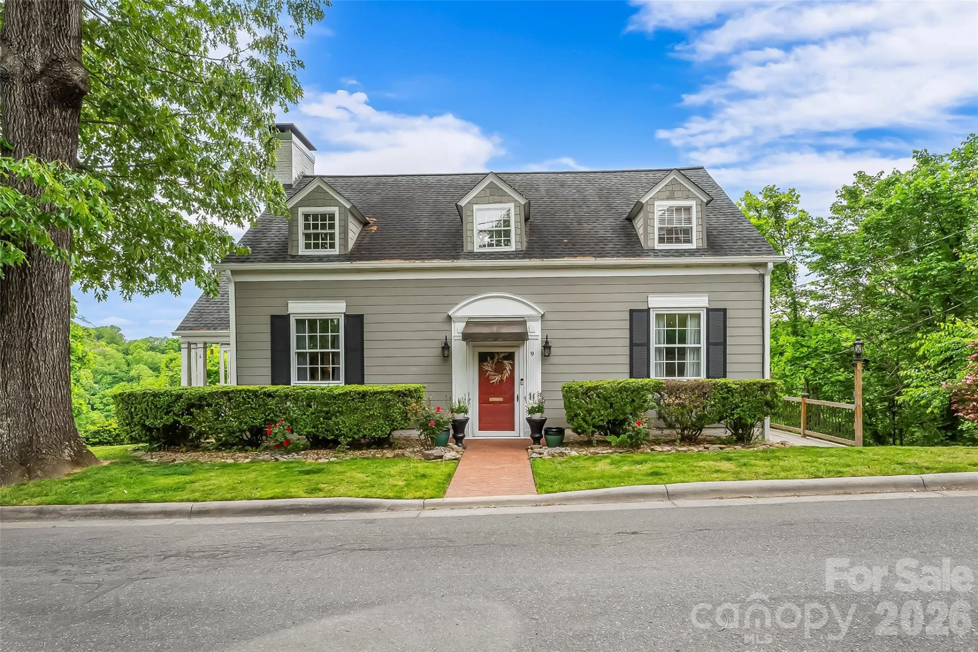 9 Crescent Drive - Photo 2