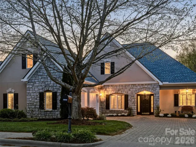 33 Tiverton Lane