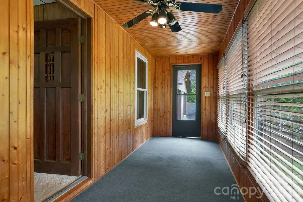 520 Blythe Road - Photo 3