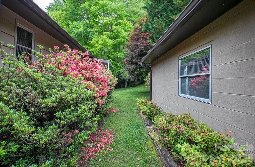 520 Blythe Road - Photo 24
