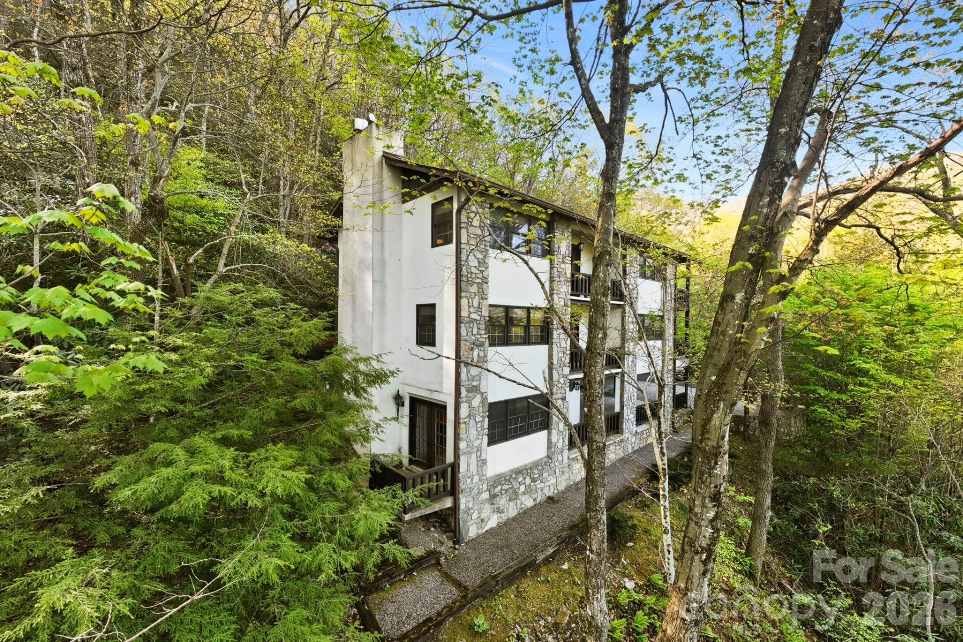 821 Summit Drive - Photo 38