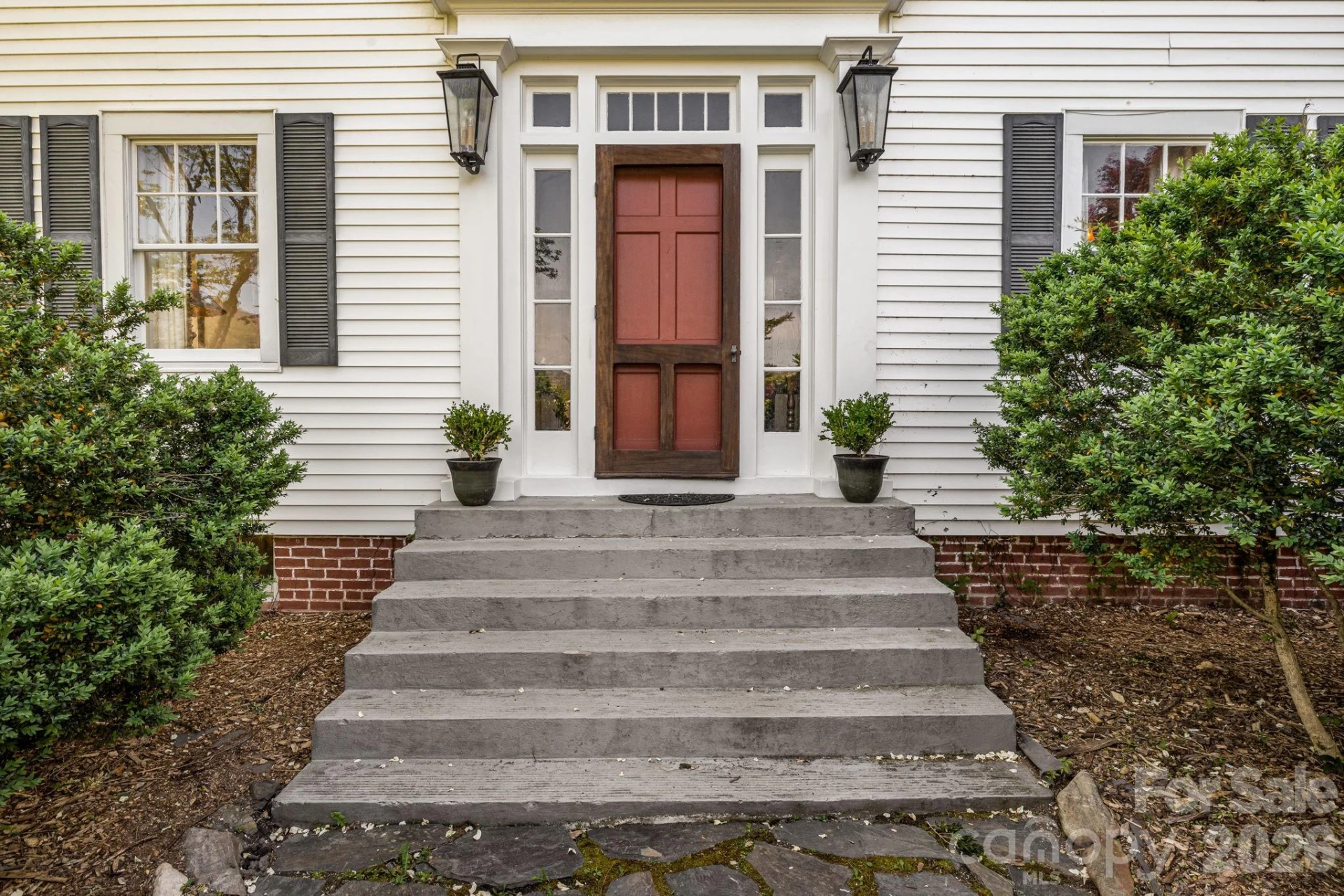 29 Walnut Street - Photo 4