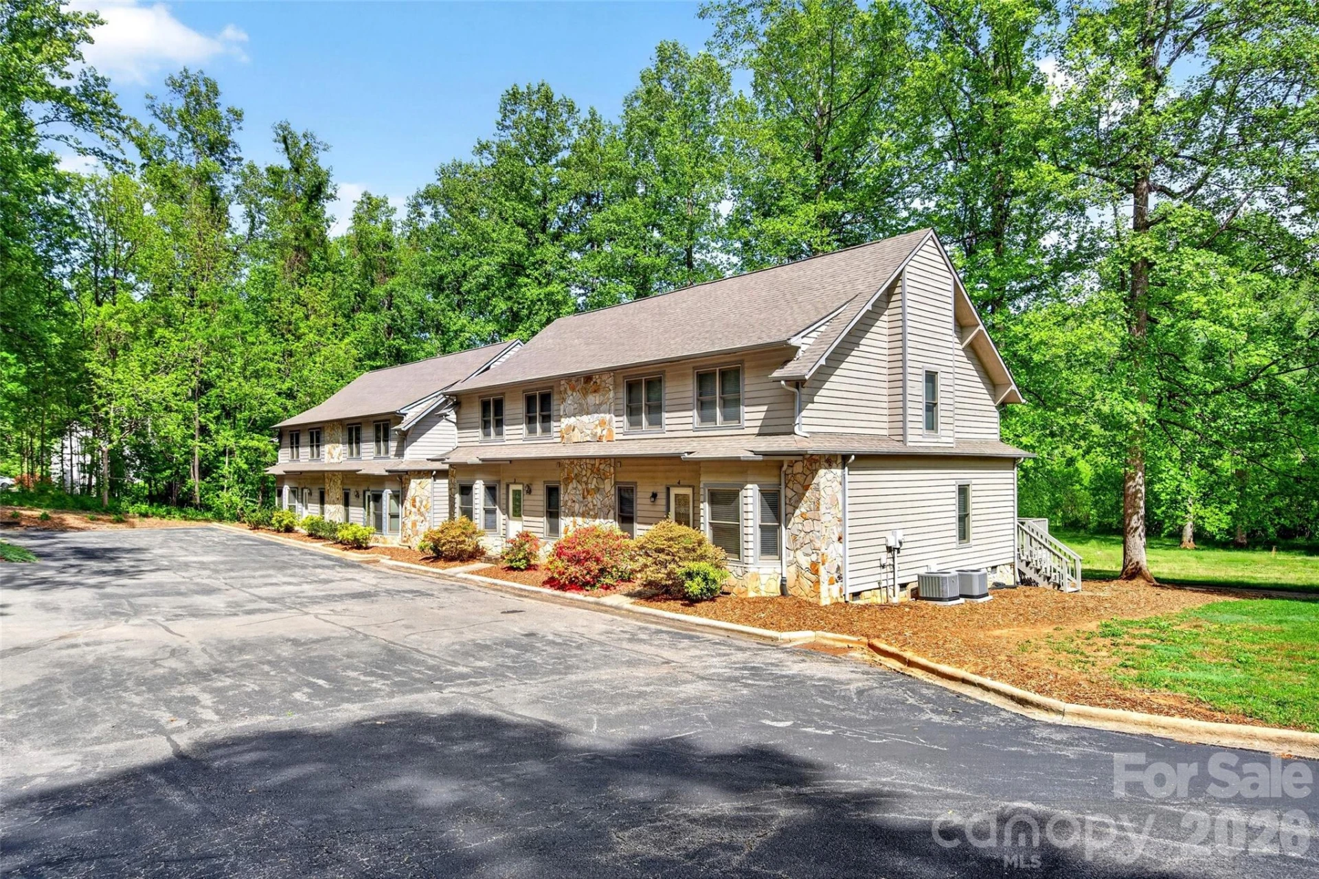 307 Blue Ridge Drive S #4 - Photo 2