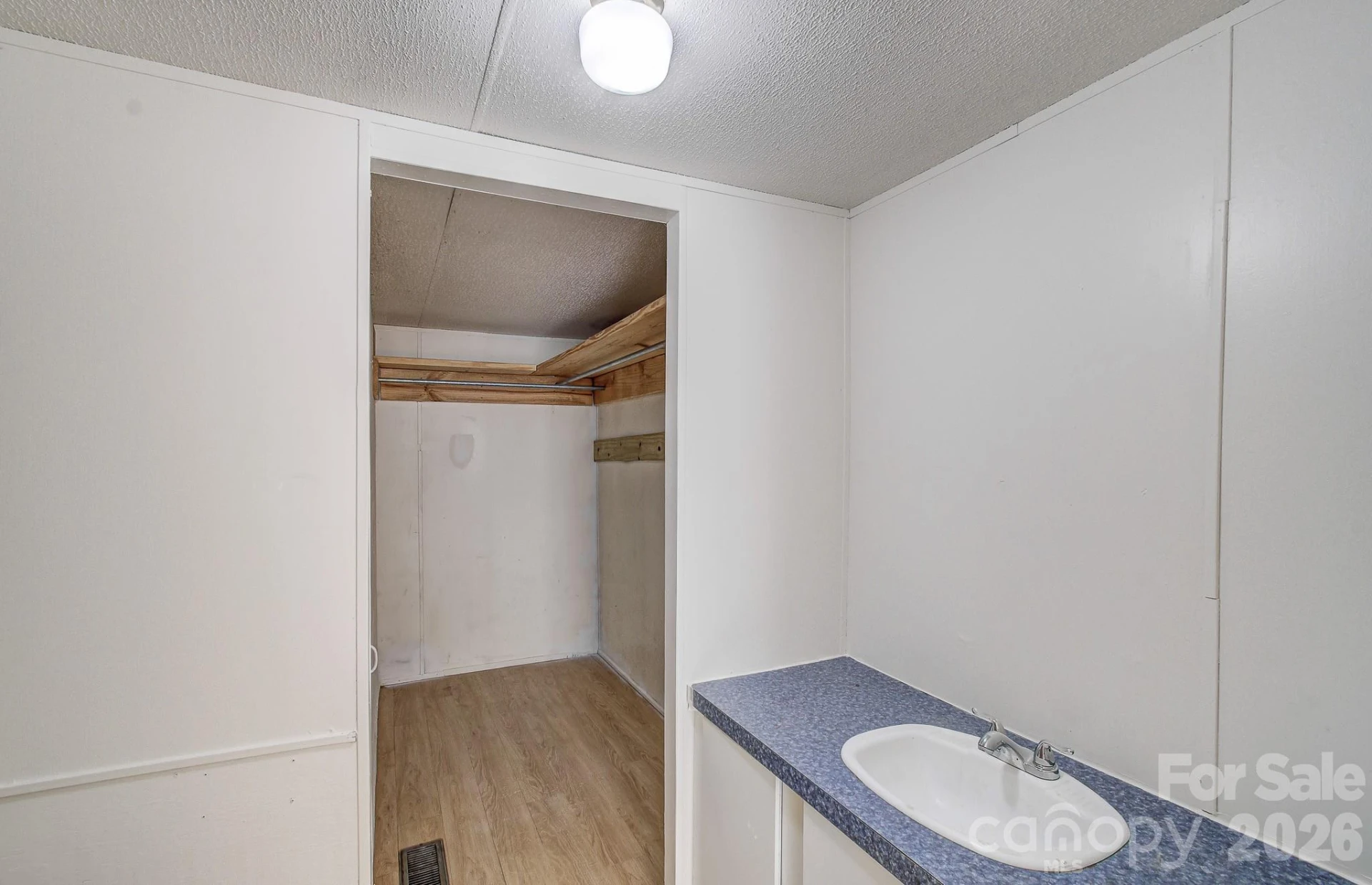 10 Lands End Drive - Photo 13