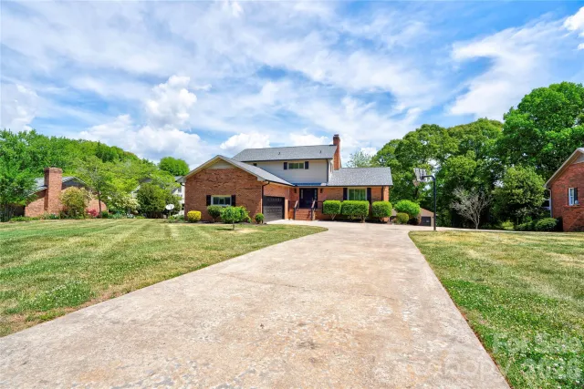 176 Knollwood Drive