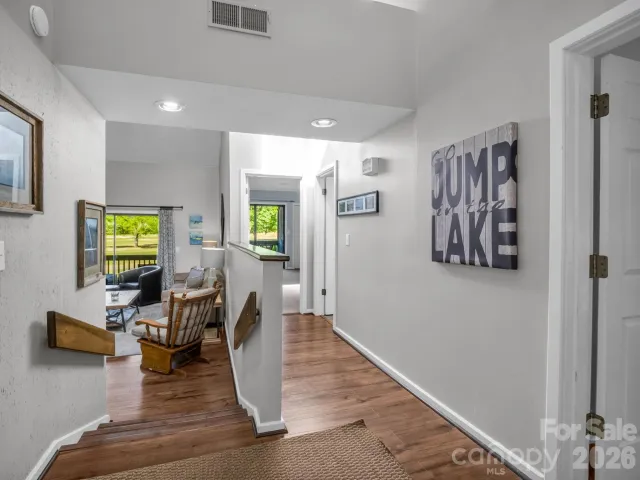 182 W Lake Drive S