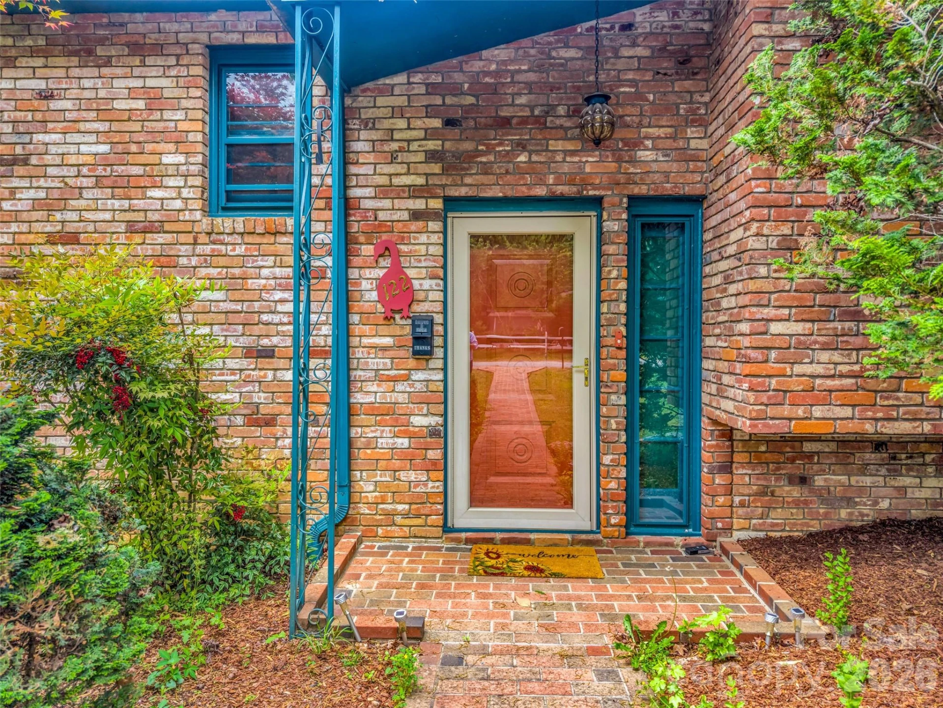 122 W Sweetbriar Lane - Photo 8