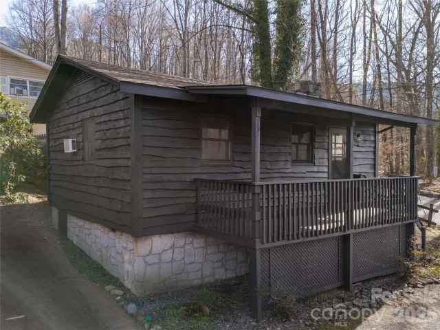 87 Sassafras Lane
