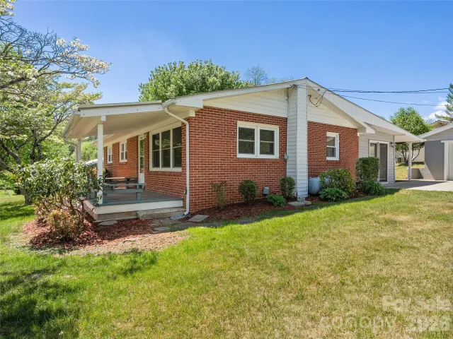 17 W Farley Street