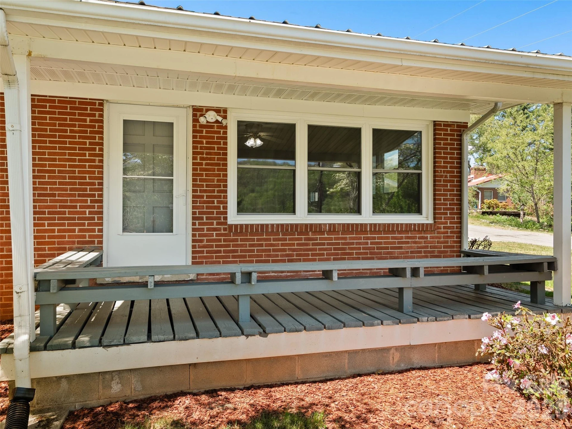 17 W Farley Street - Photo 5