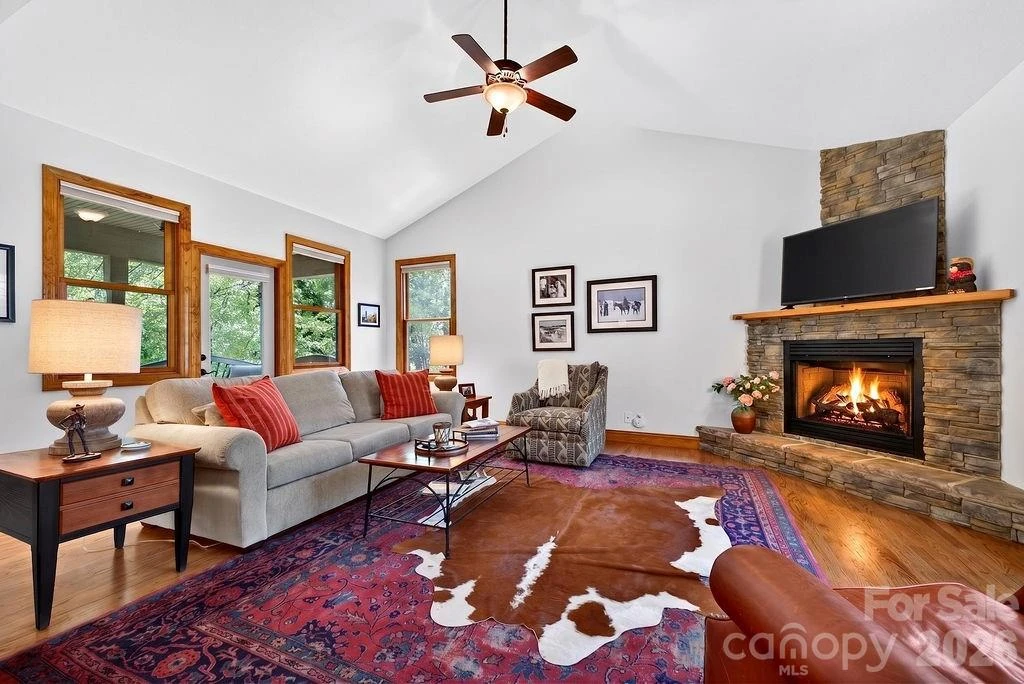 24 Triple Fairways Drive - Photo 6