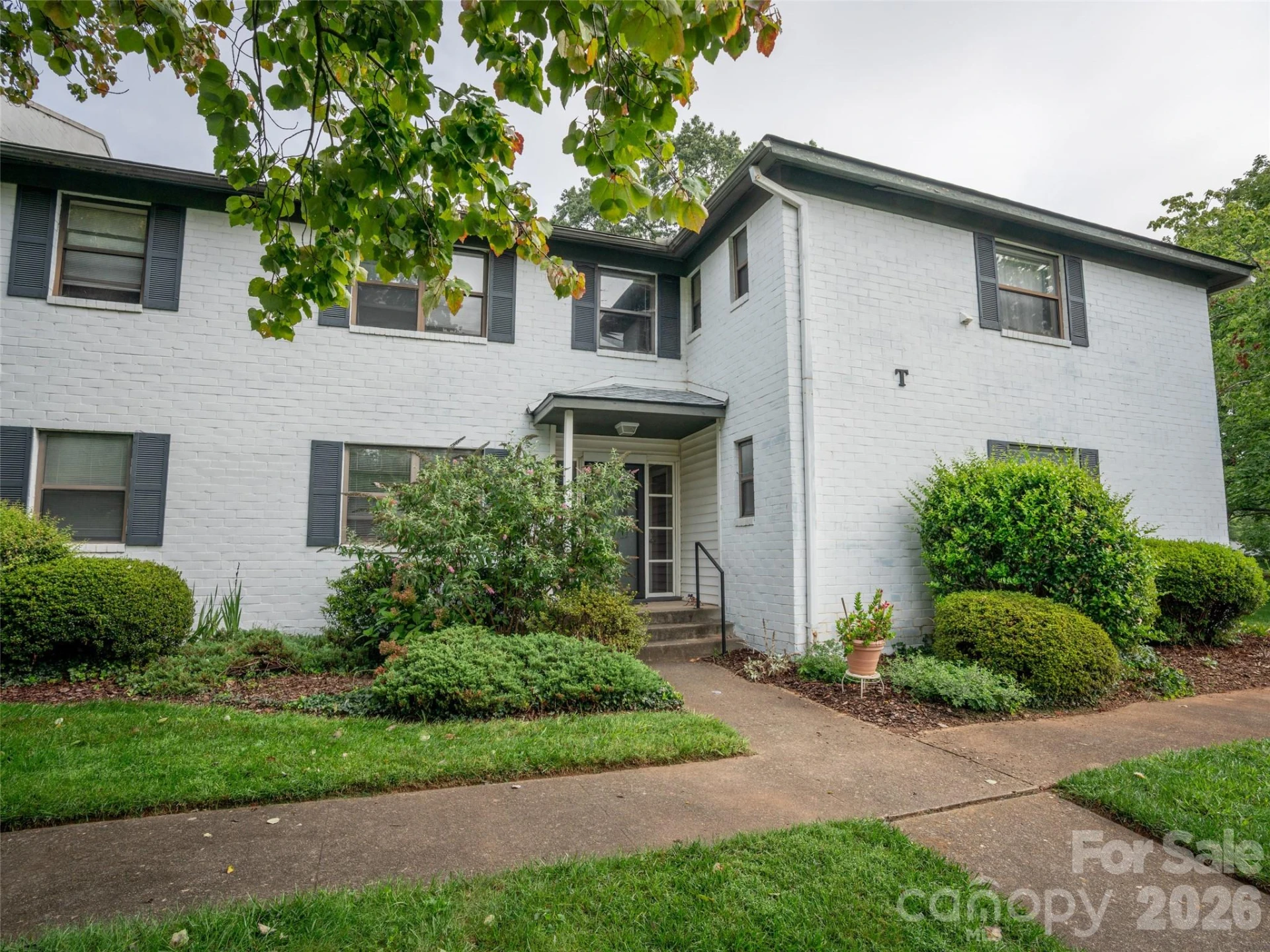 8 Units - 615 Biltmore Avenue - Photo 14