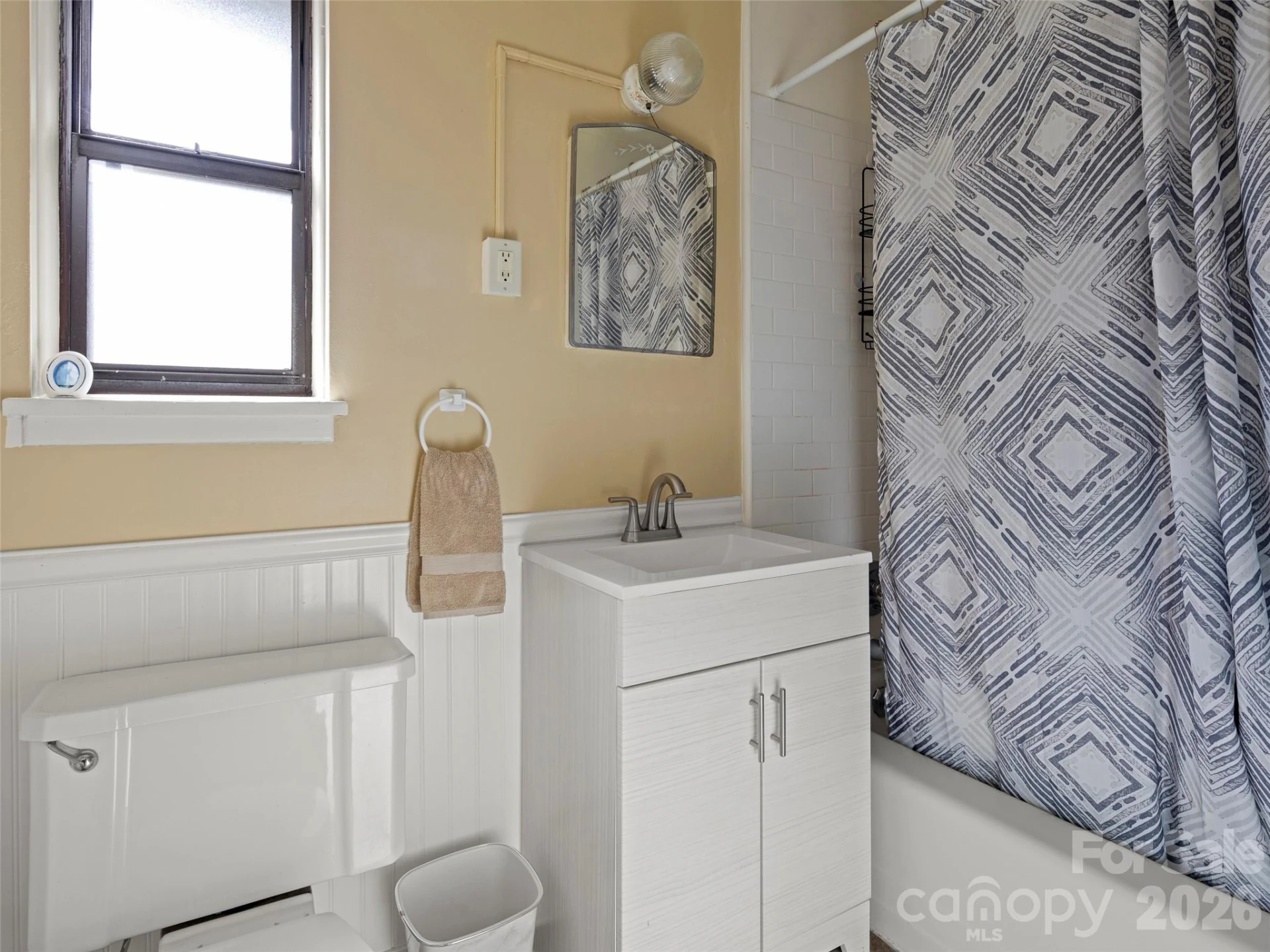 8 Units - 615 Biltmore Avenue - Photo 9
