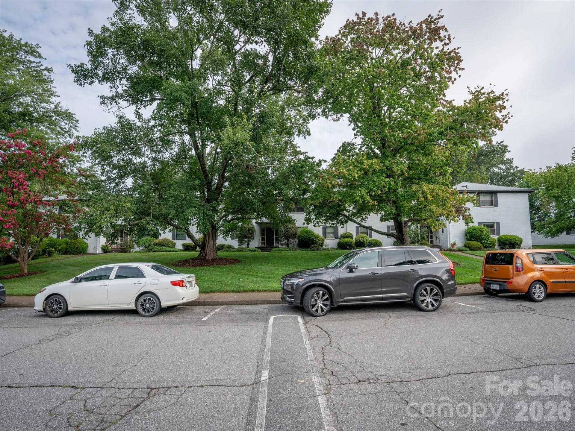 8 Units - 615 Biltmore Avenue - Photo 10