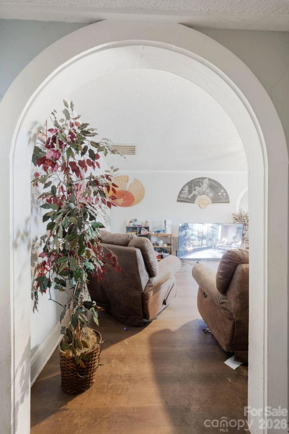 136 S Broadway Street - Photo 3
