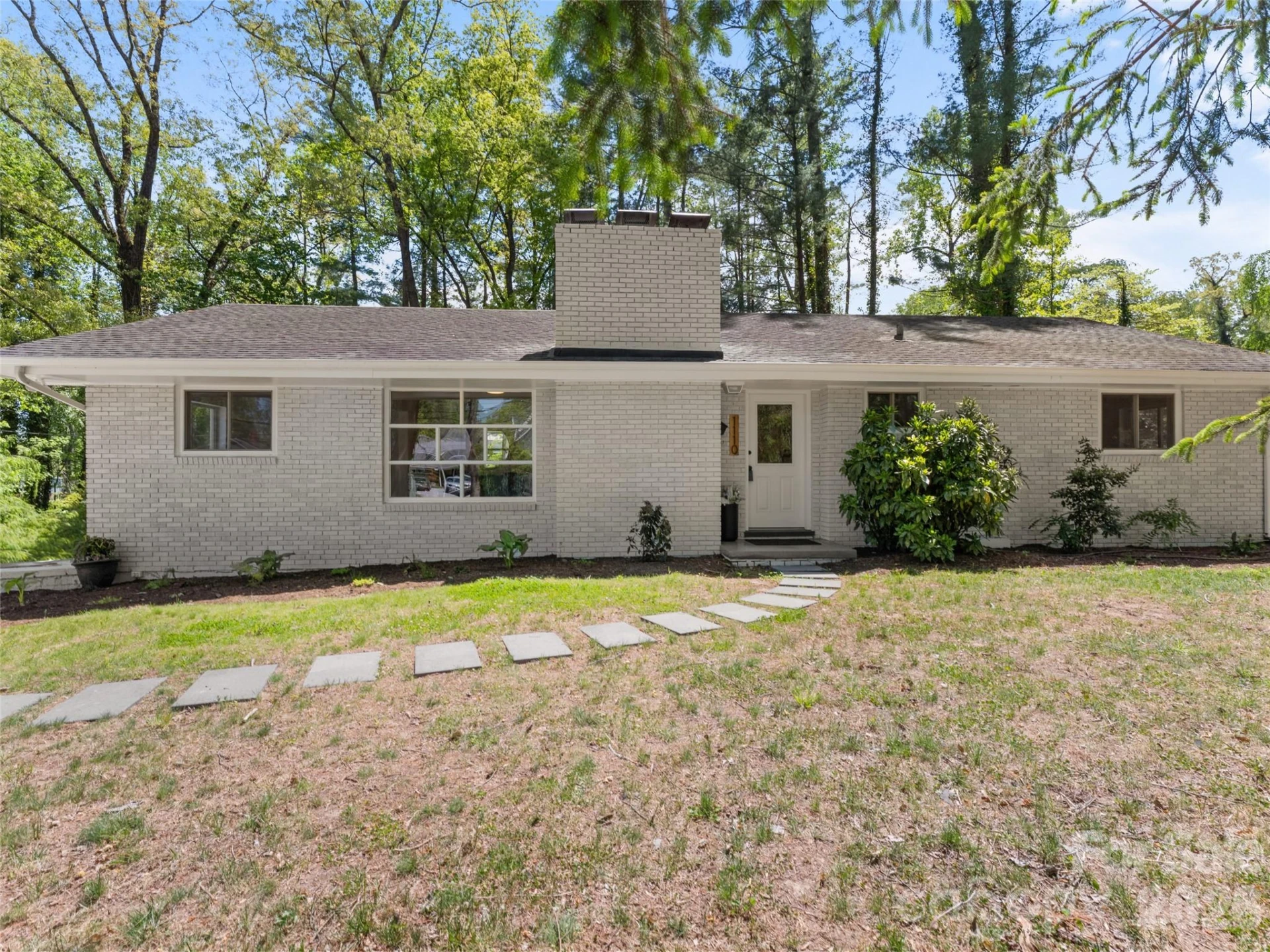 1110 3rd Avenue W - Photo 2