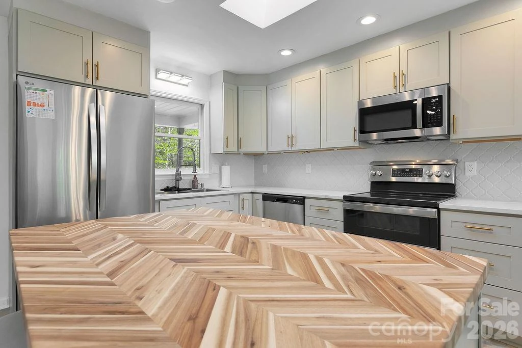 1388 King Road - Photo 14