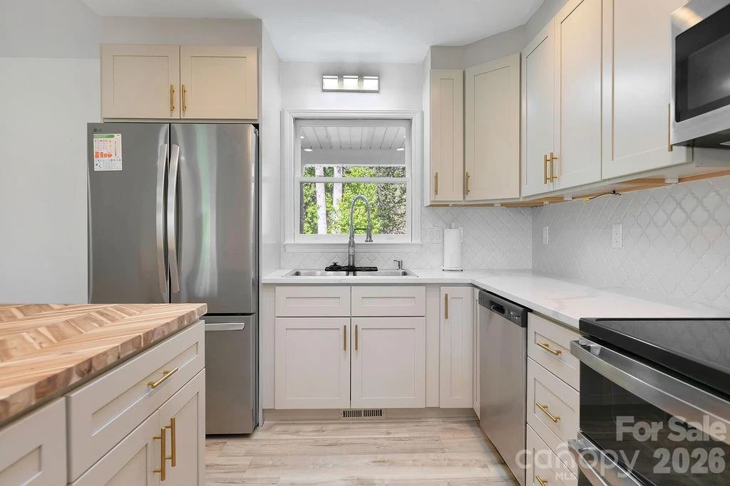 1388 King Road - Photo 15