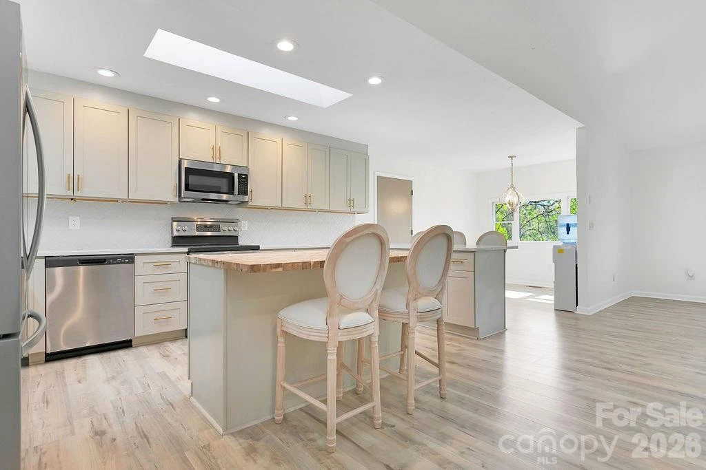 1388 King Road - Photo 10