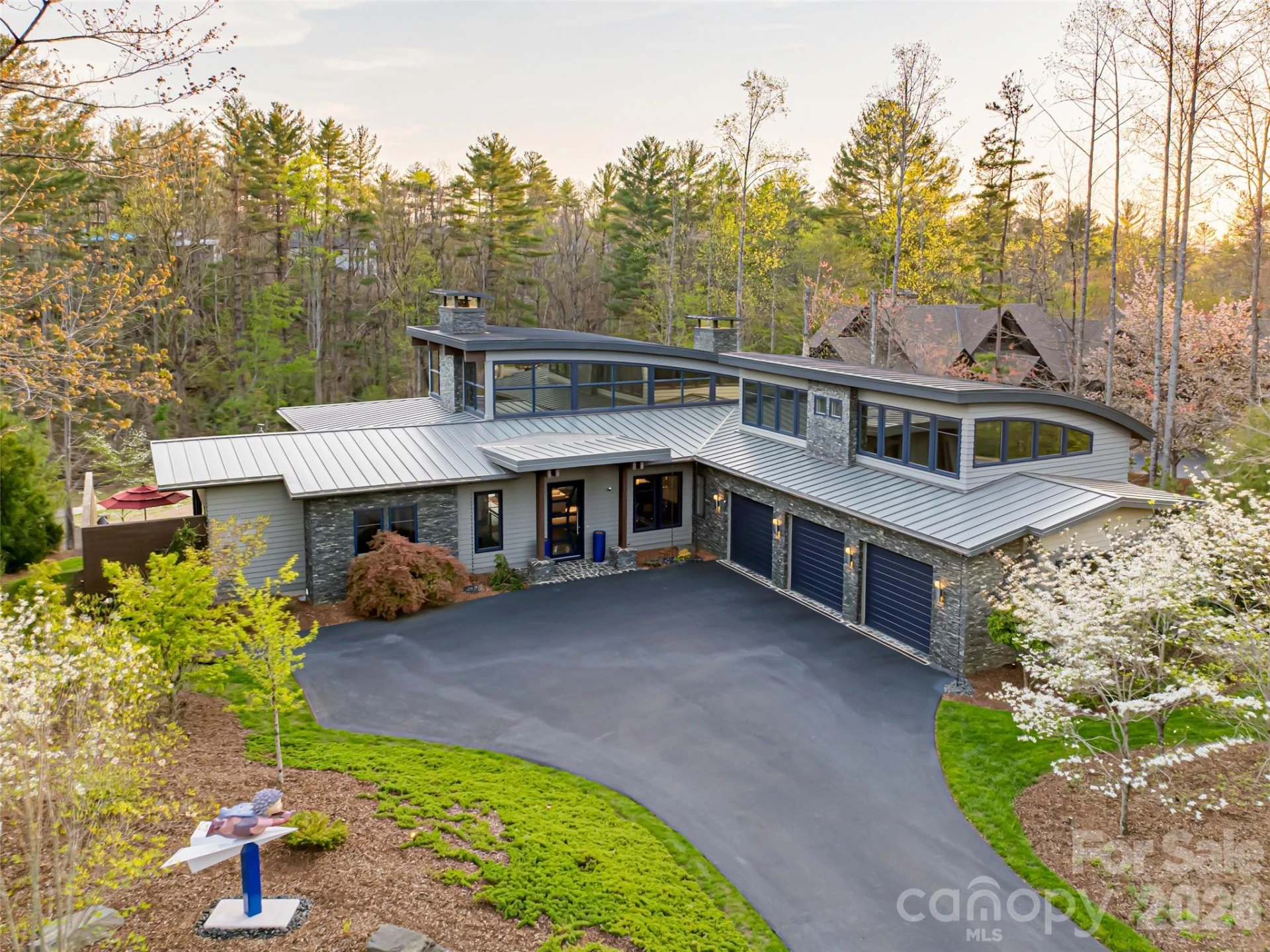 32 Brookline Drive - Photo 2