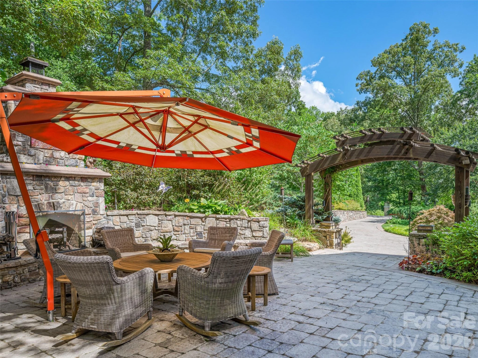 212 S Plains Drive - Photo 9