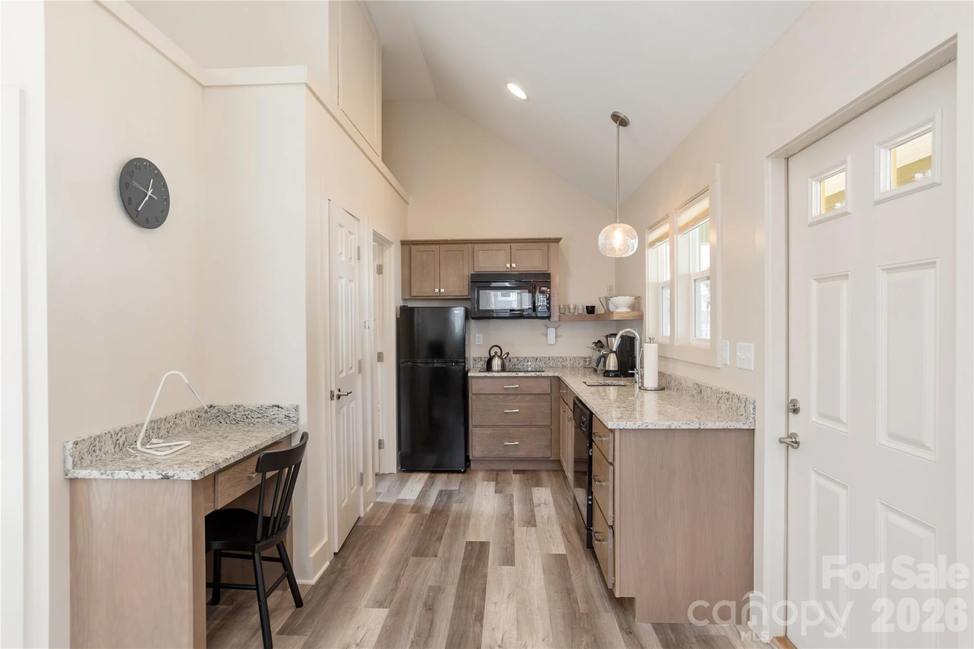 606 Ray Avenue - Photo 6
