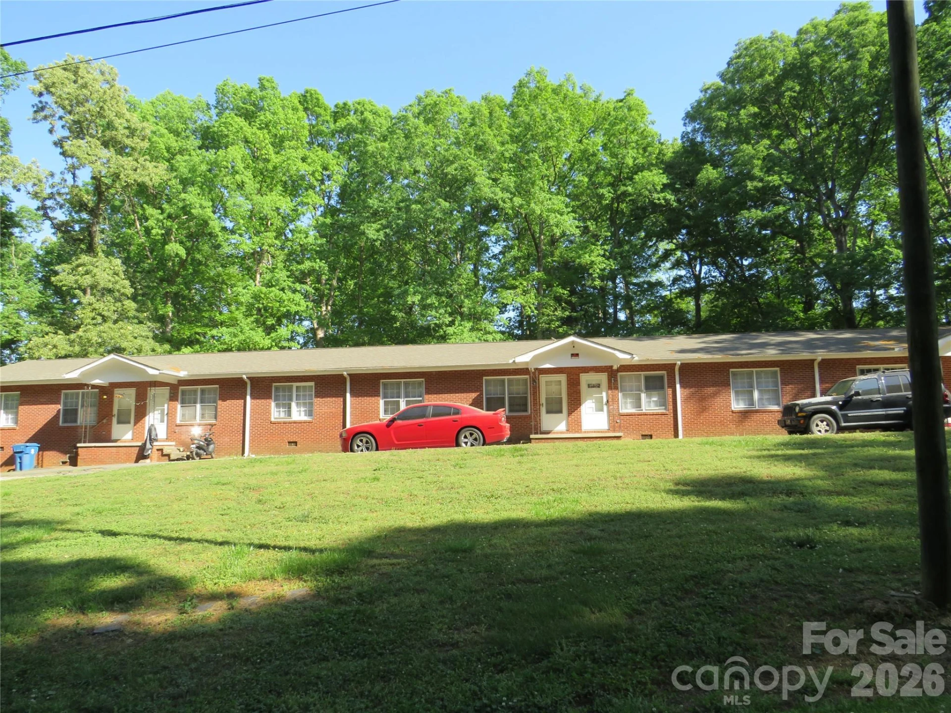 144 Nottingham Drive - Photo 2