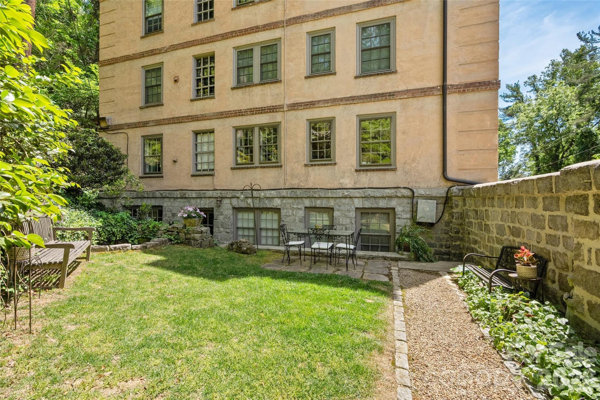 185 Macon Avenue #B10 - Photo 38