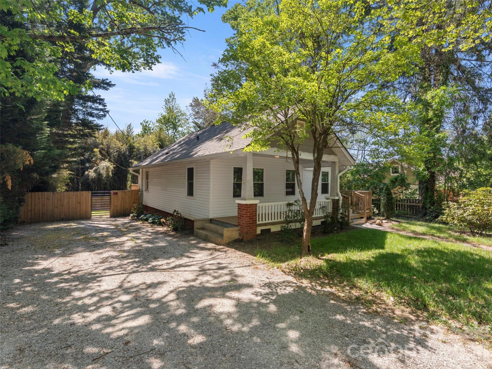 926 W Chapel Road - Photo 2