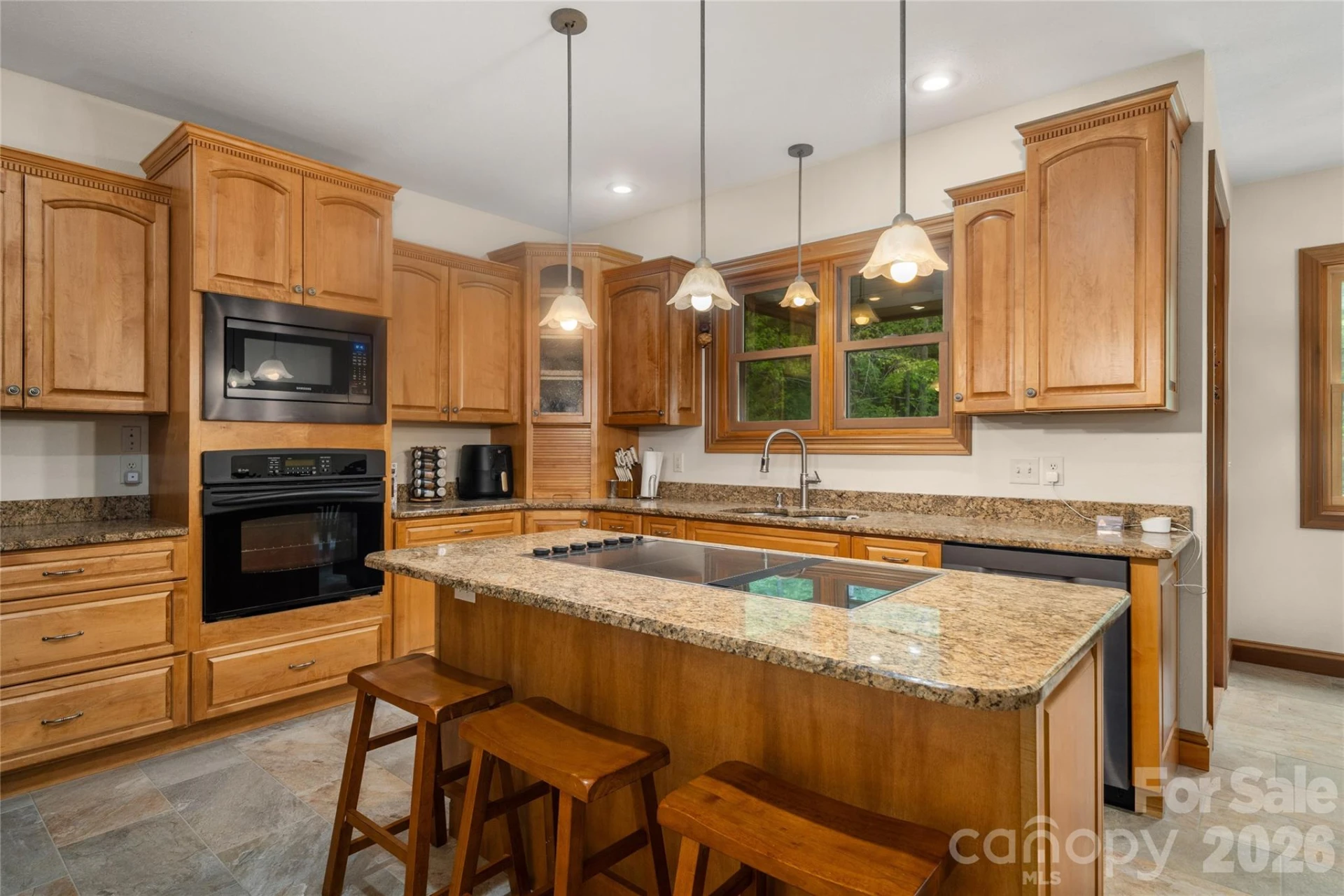 176 Hemlock Lane - Photo 5