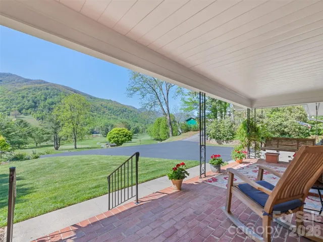 9 Golfview Drive