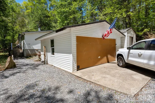 25 Weaver Lane