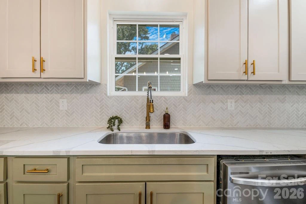 131 Woodrow Avenue - Photo 17