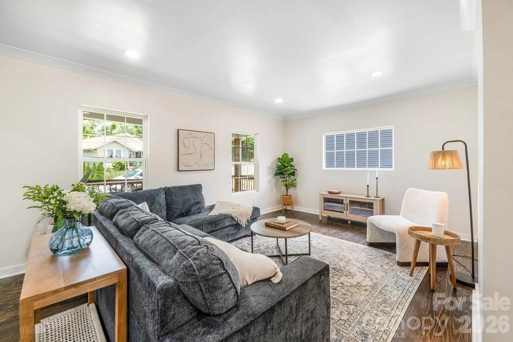 131 Woodrow Avenue - Photo 6