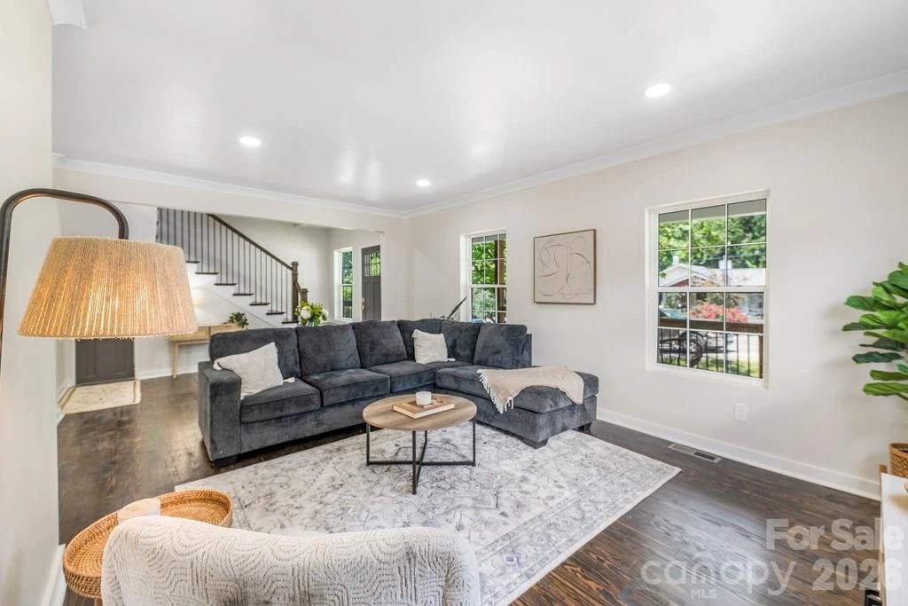 131 Woodrow Avenue - Photo 7
