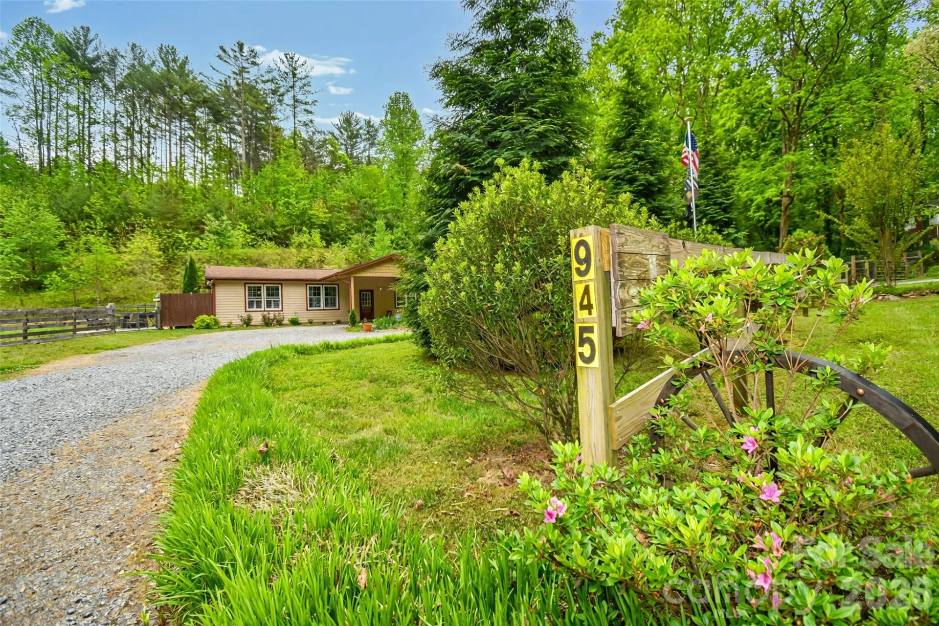 945 N Country Club Road - Photo 2