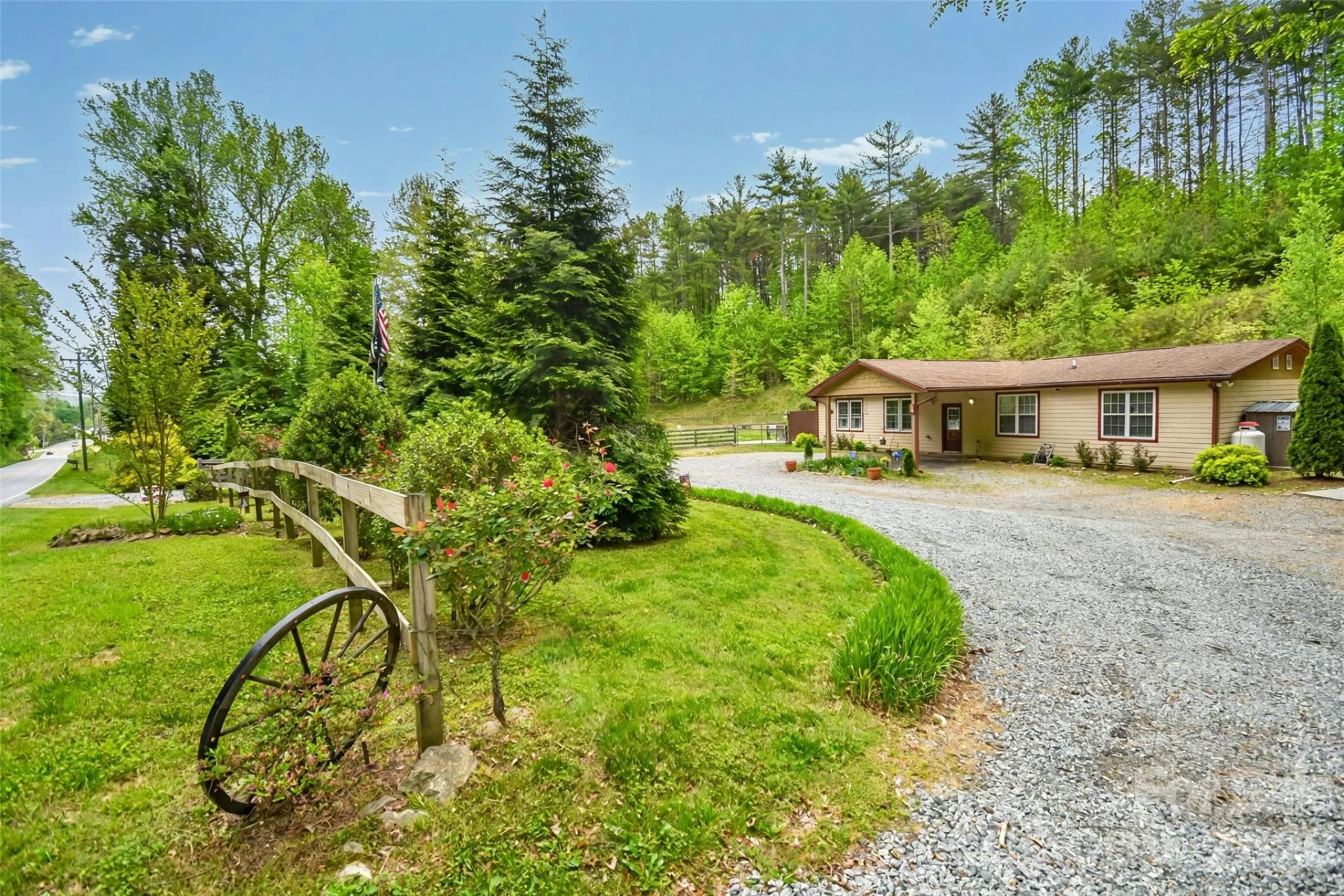945 N Country Club Road - Photo 41