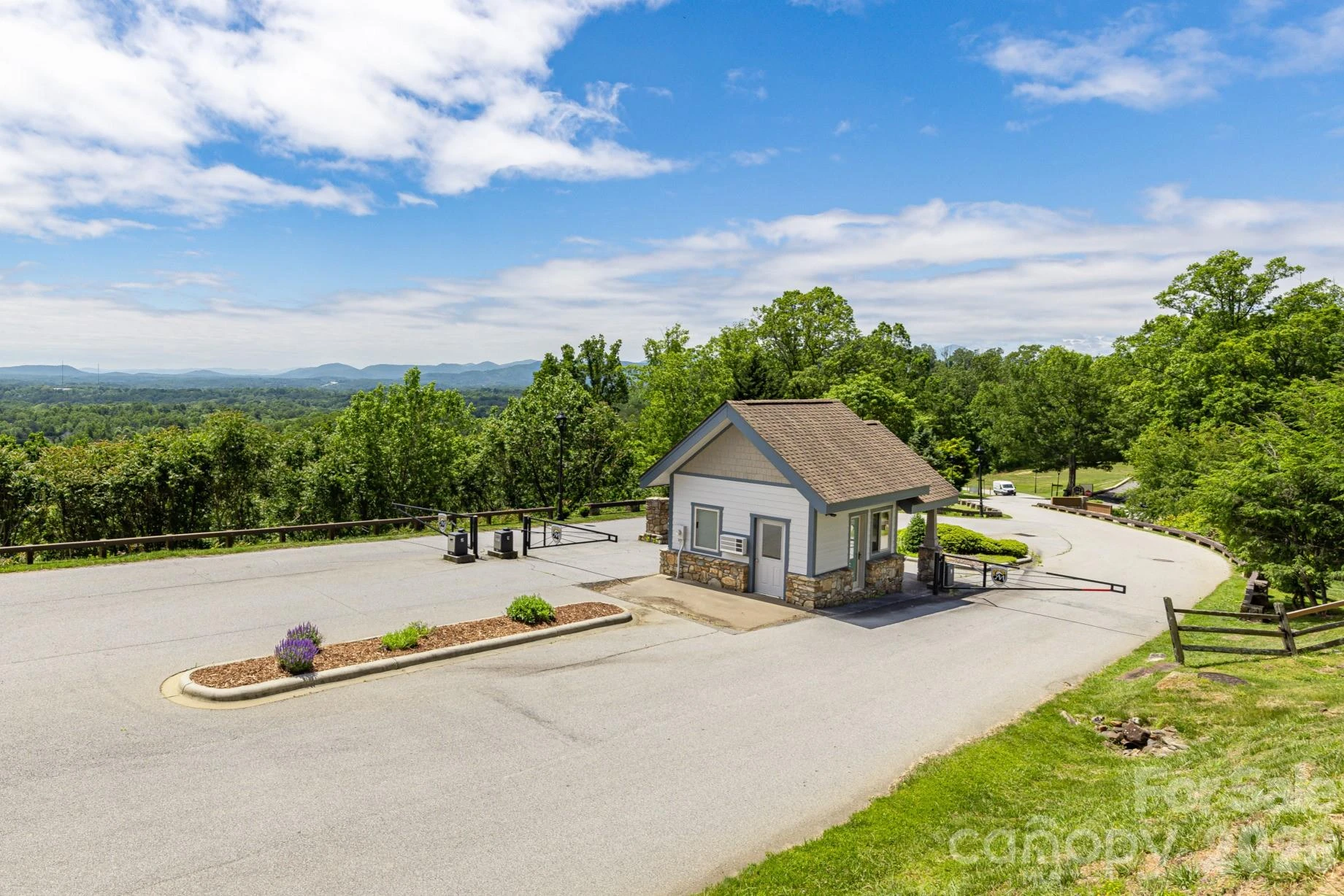 92 Chimney Crest Drive - Photo 8