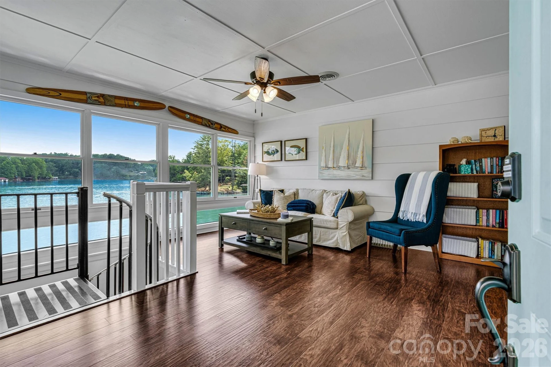462 Charlotte Drive - Photo 4
