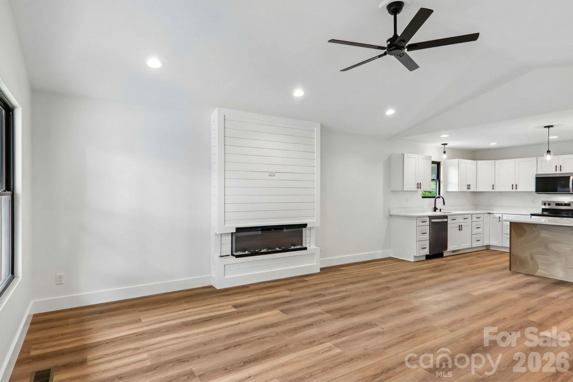 124 N Main Street - Photo 8