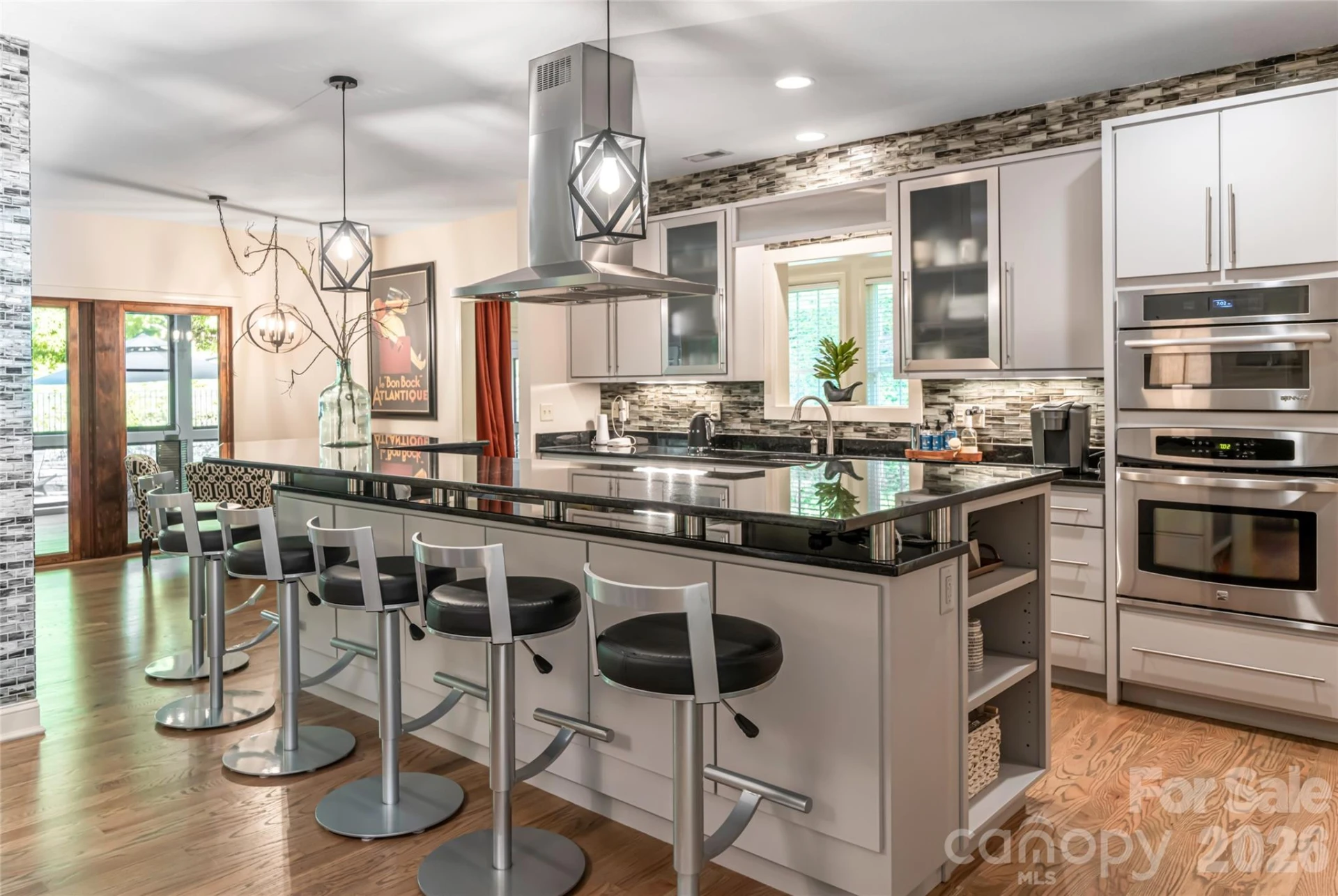300 White Pine Drive - Photo 2