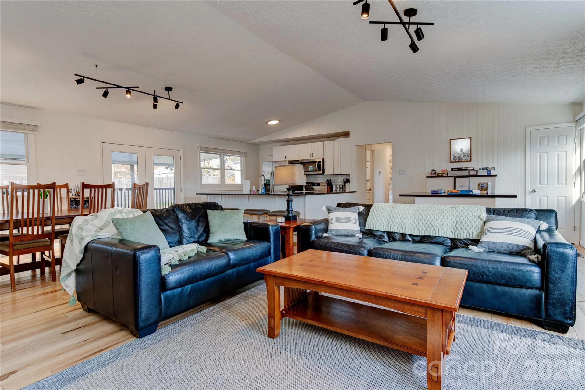 208 Altamahaw Avenue - Photo 3