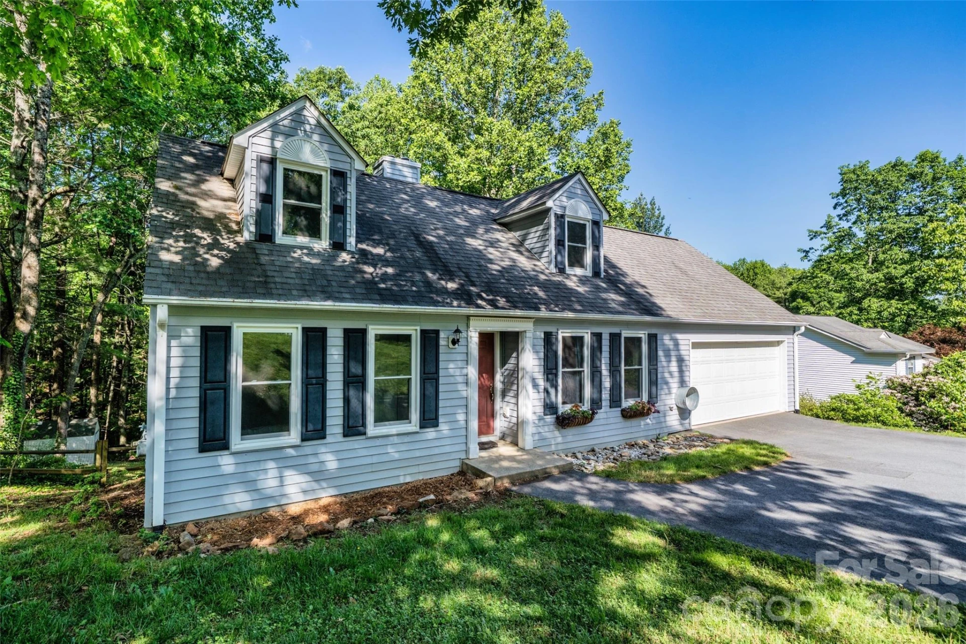 18 Tarragon Place - Photo 2