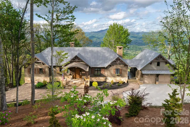 376 Wandering Trail