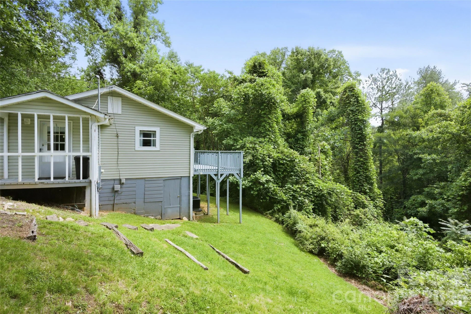 83 E View Street - Photo 18